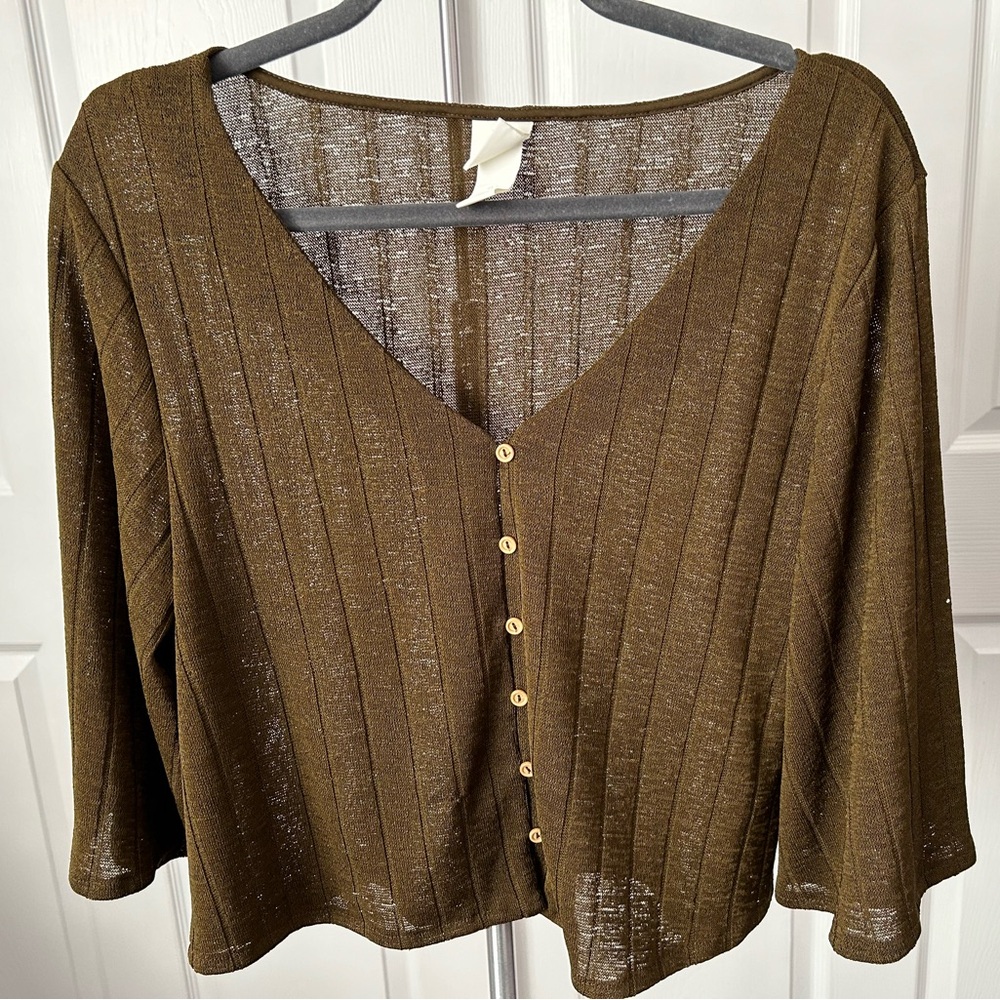 LIGHTWEIGHT FINE KNIT TOP NWOT